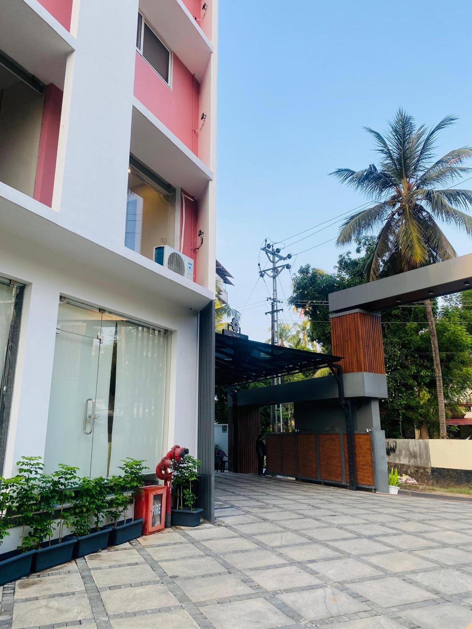 The Habitat Suites Guruvāyūr 外观 照片